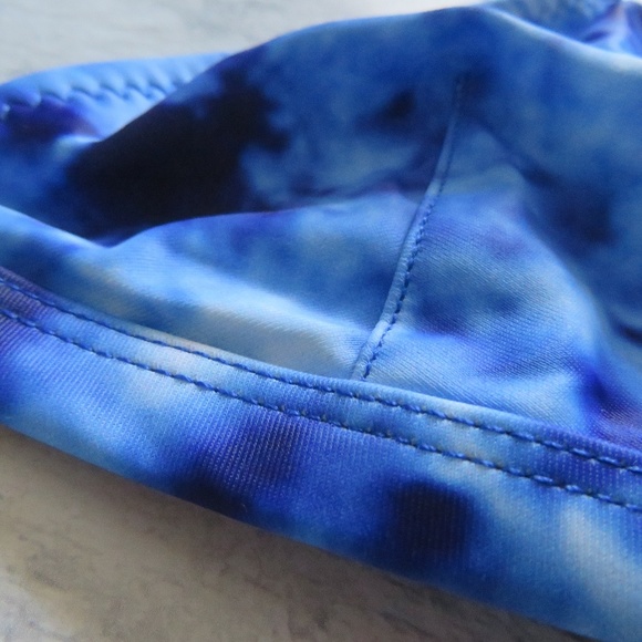 Aqua bikini - Picture 3 of 5